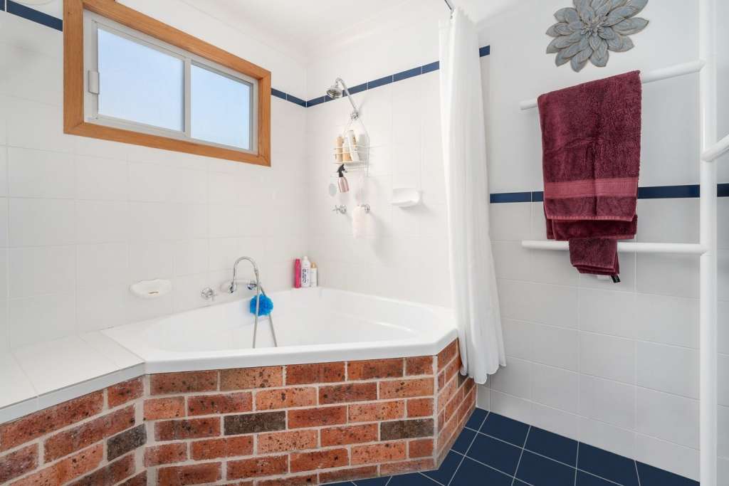 18-20 Jones Street, DUNGOG, NSW 2420 AUS