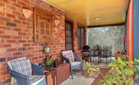 18-20 Jones Street, DUNGOG, NSW 2420 AUS