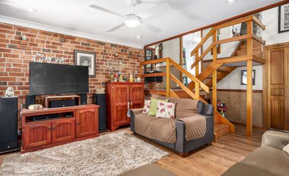 18-20 Jones Street, DUNGOG, NSW 2420 AUS
