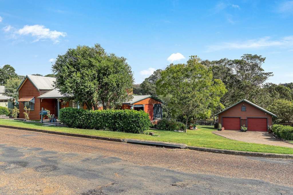 18-20 Jones Street, DUNGOG, NSW 2420 AUS