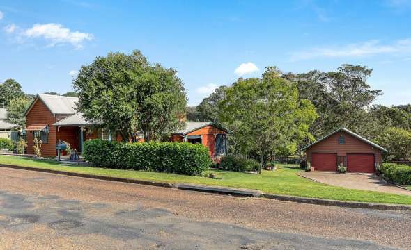 18-20 Jones Street, DUNGOG, NSW 2420 AUS