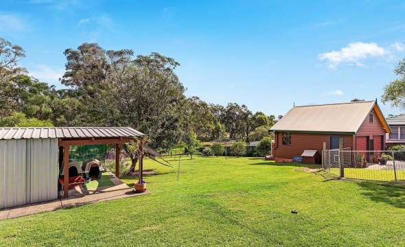 18-20 Jones Street, DUNGOG, NSW 2420 AUS