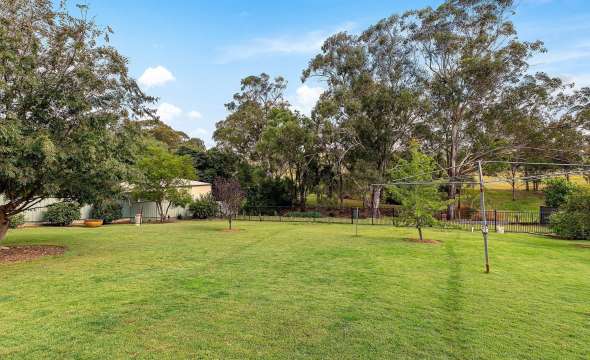 18-20 Jones Street, DUNGOG, NSW 2420 AUS