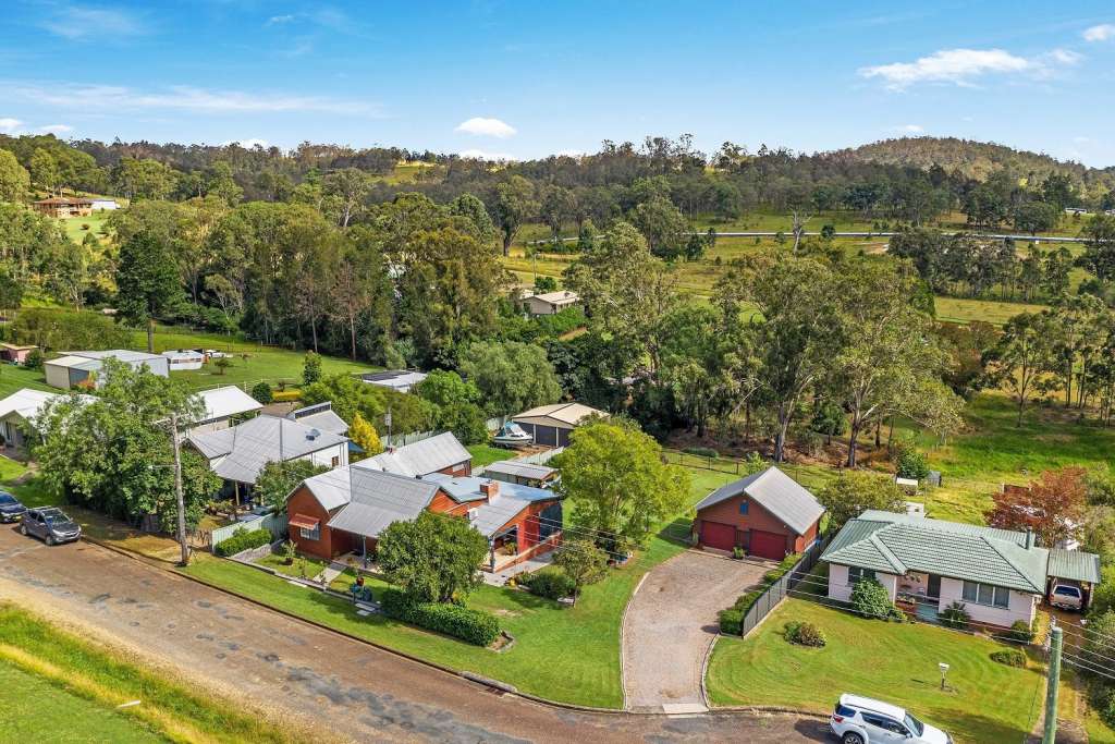 18-20 Jones Street, DUNGOG, NSW 2420 AUS