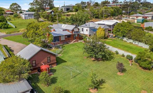 18-20 Jones Street, DUNGOG, NSW 2420 AUS