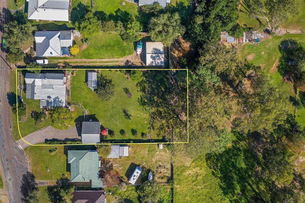 18-20 Jones Street, DUNGOG, NSW 2420 AUS
