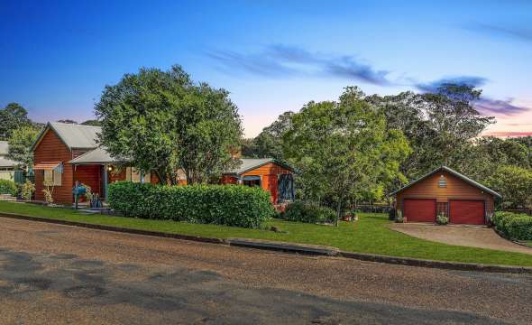 18-20 Jones Street, DUNGOG, NSW 2420 AUS