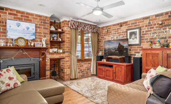 18-20 Jones Street, DUNGOG, NSW 2420 AUS
