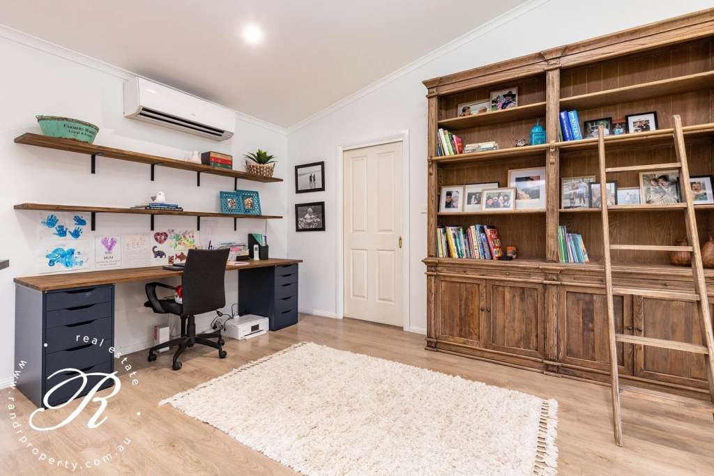 8A Cowper Street, NABIAC, NSW 2312 AUS