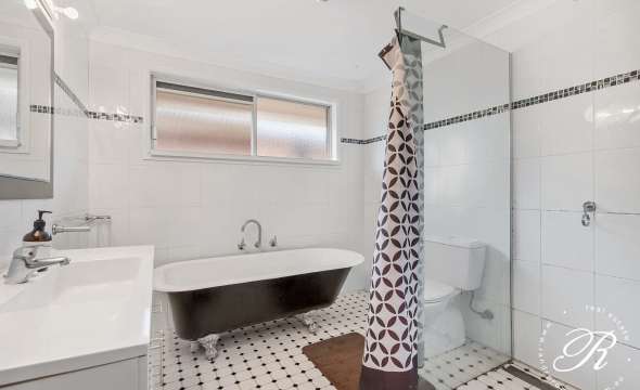 13 Alton Road, RAYMOND TERRACE, NSW 2324 AUS