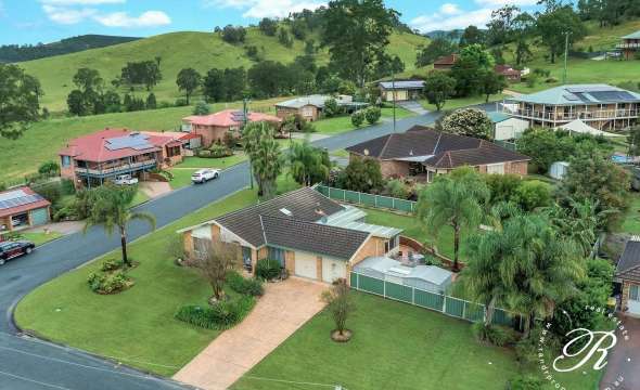 17 Melbee Circuit, DUNGOG, NSW 2420 AUS