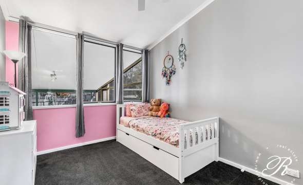 6 Blackbutt Crescent, MEDOWIE, NSW 2318 AUS