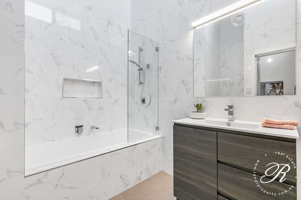 6 Blackbutt Crescent, MEDOWIE, NSW 2318 AUS