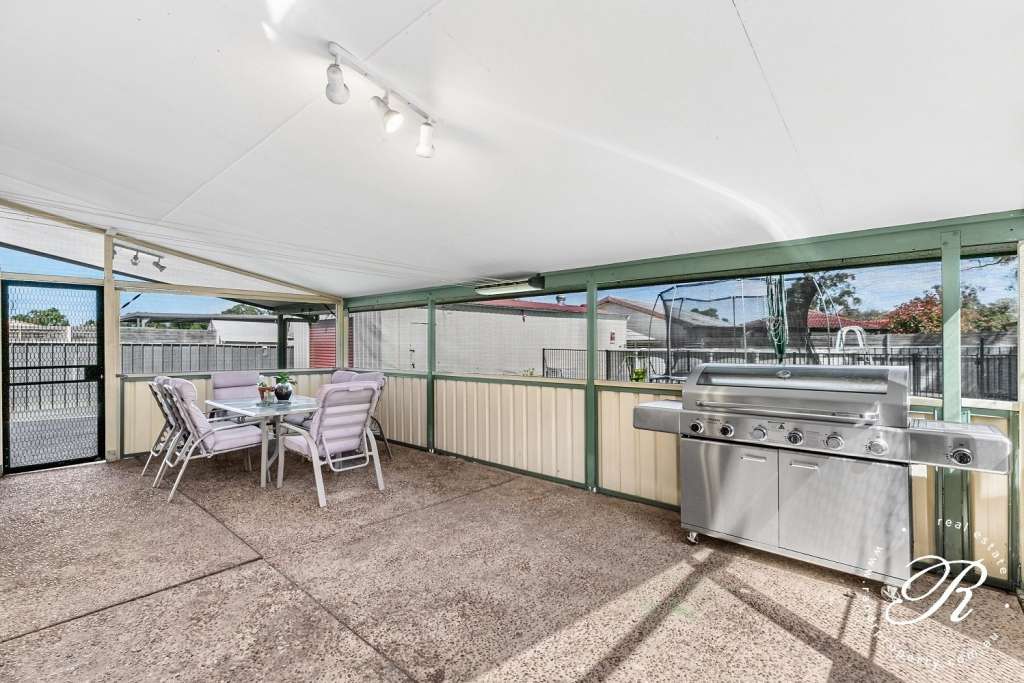 6 Blackbutt Crescent, MEDOWIE, NSW 2318 AUS