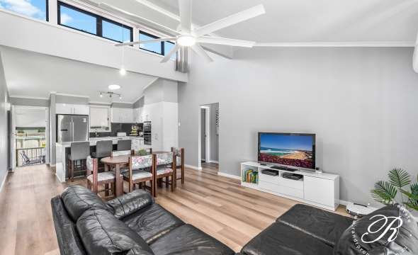 6 Blackbutt Crescent, MEDOWIE, NSW 2318 AUS