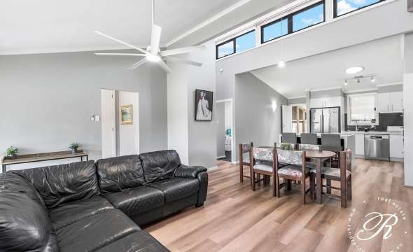 6 Blackbutt Crescent, MEDOWIE, NSW 2318 AUS