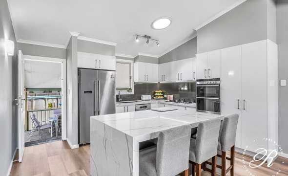 6 Blackbutt Crescent, MEDOWIE, NSW 2318 AUS