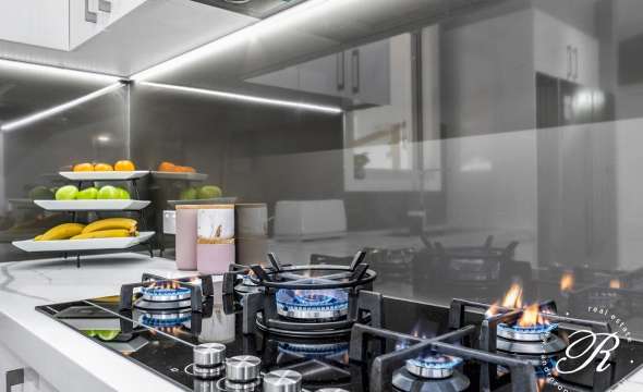 6 Blackbutt Crescent, MEDOWIE, NSW 2318 AUS