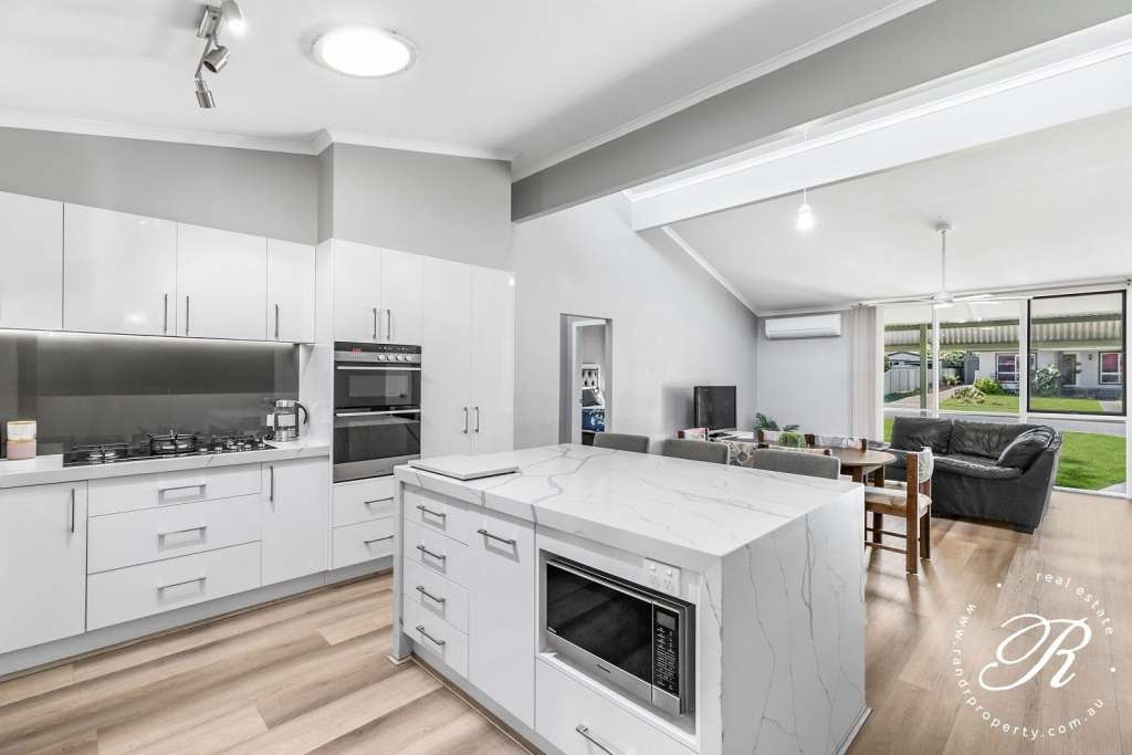 6 Blackbutt Crescent, MEDOWIE, NSW 2318 AUS