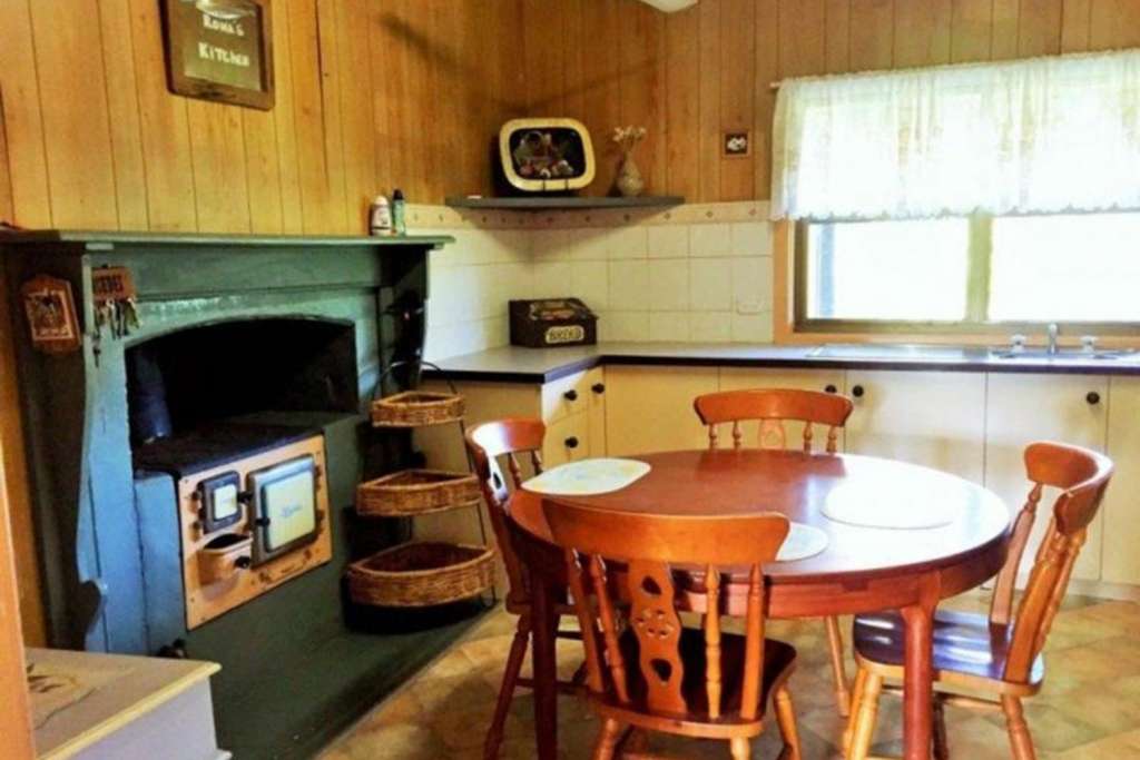 2286 The Bucketts Way, BOORAL, NSW 2425 AUS