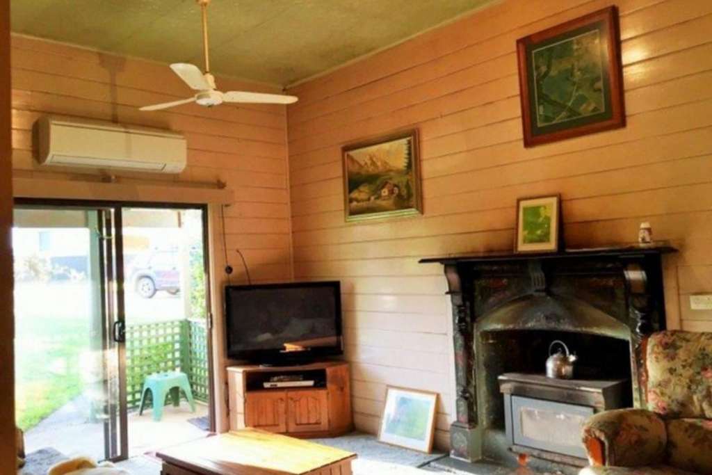 2286 The Bucketts Way, BOORAL, NSW 2425 AUS