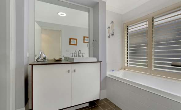 25 Augusta Place, MEDOWIE, NSW 2318 AUS