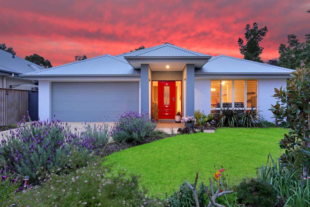 25 Augusta Place, MEDOWIE, NSW 2318 AUS