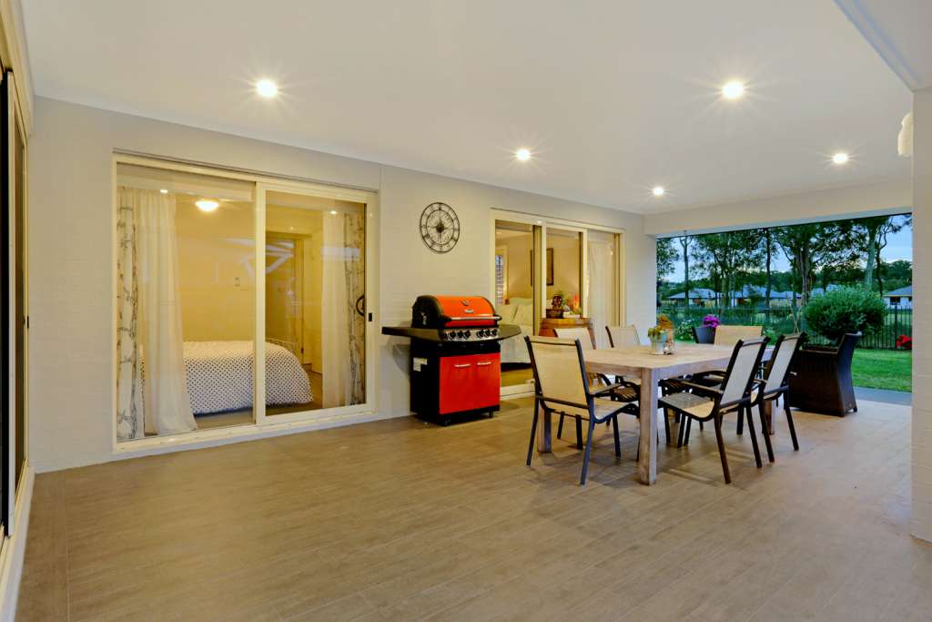 25 Augusta Place, MEDOWIE, NSW 2318 AUS