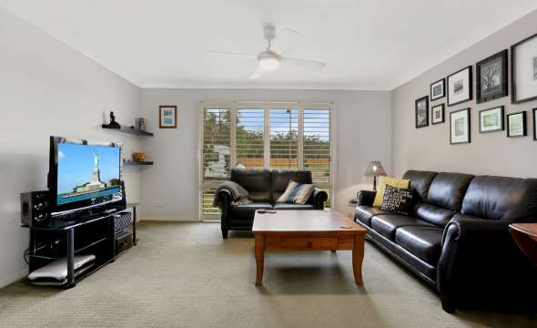 25 Augusta Place, MEDOWIE, NSW 2318 AUS