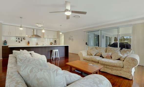 25 Augusta Place, MEDOWIE, NSW 2318 AUS