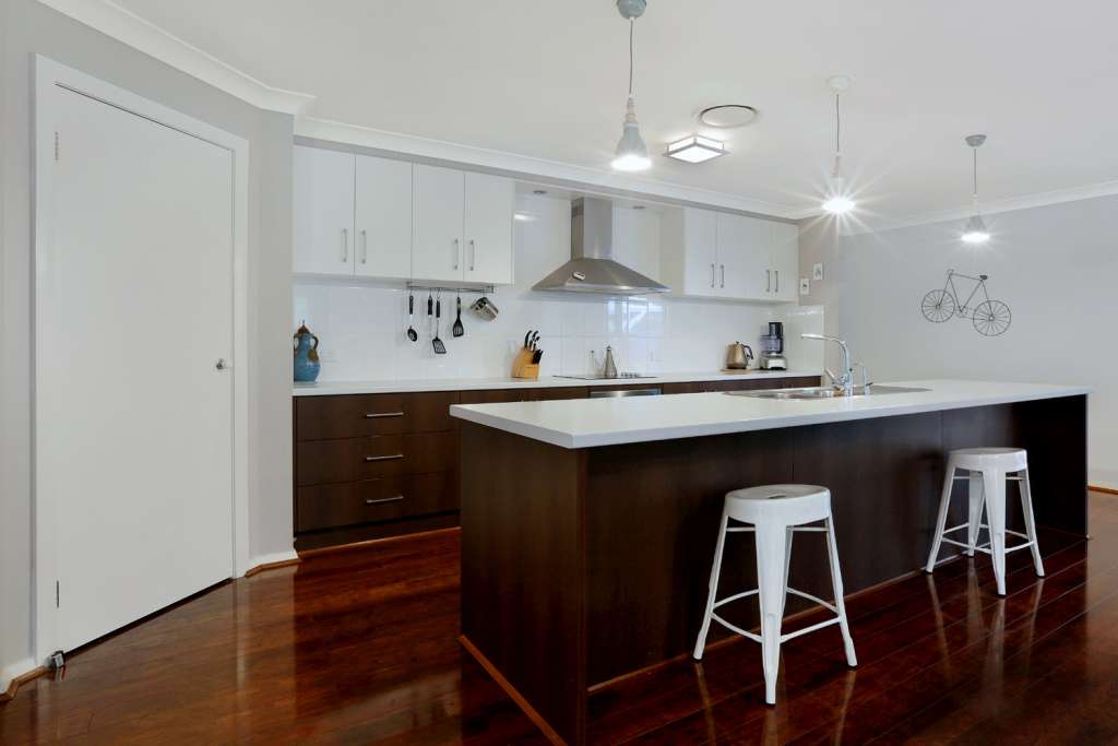 25 Augusta Place, MEDOWIE, NSW 2318 AUS