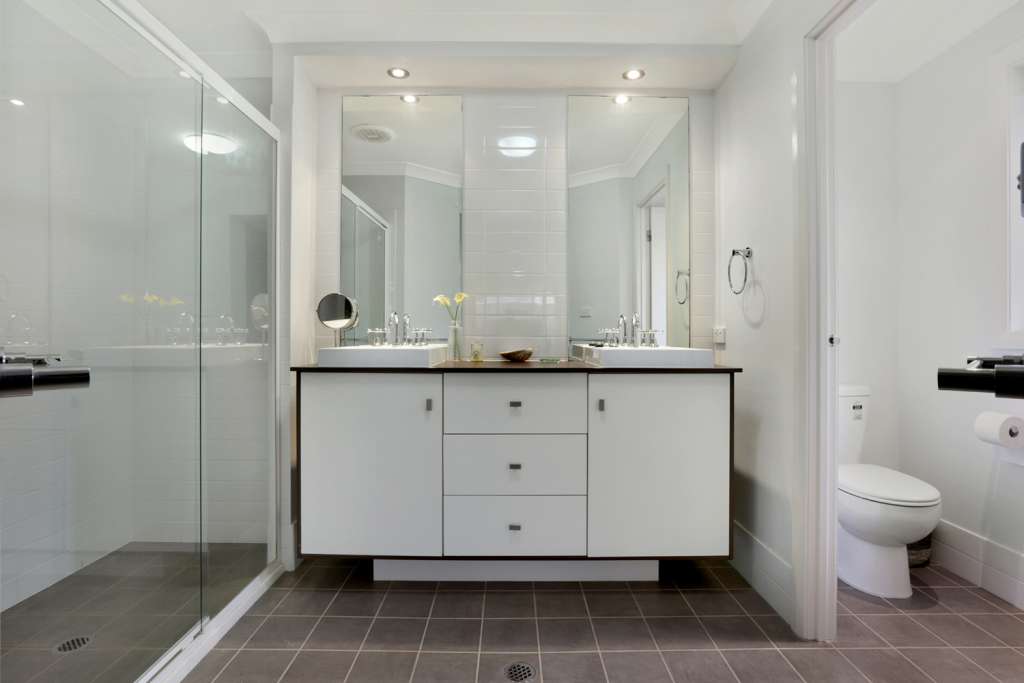 25 Augusta Place, MEDOWIE, NSW 2318 AUS