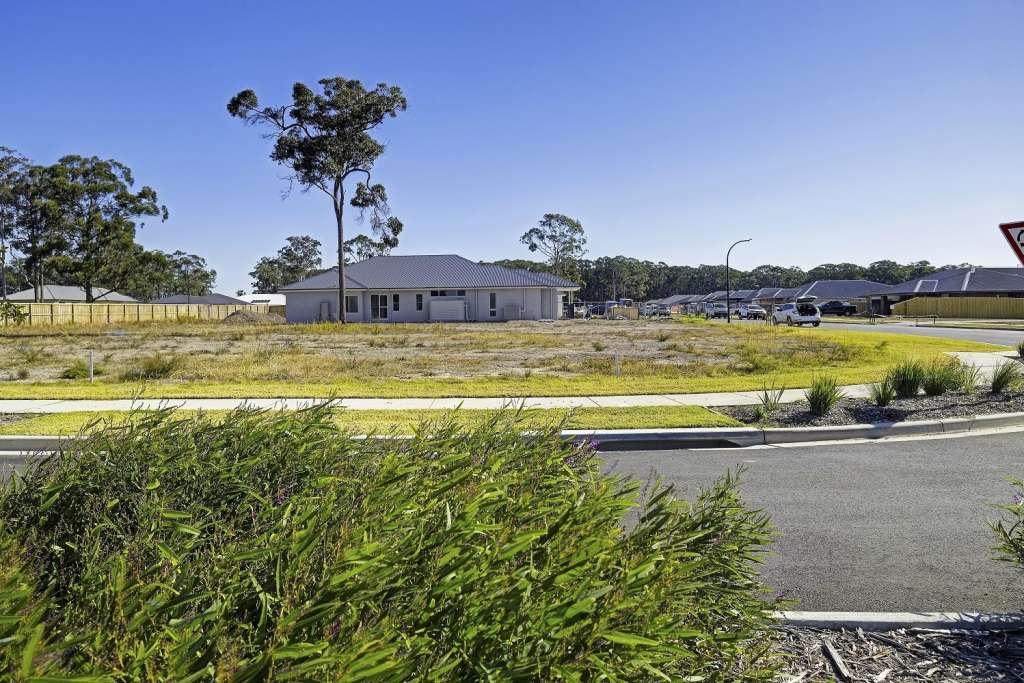 11 Bower Road, MEDOWIE, NSW 2318 AUS