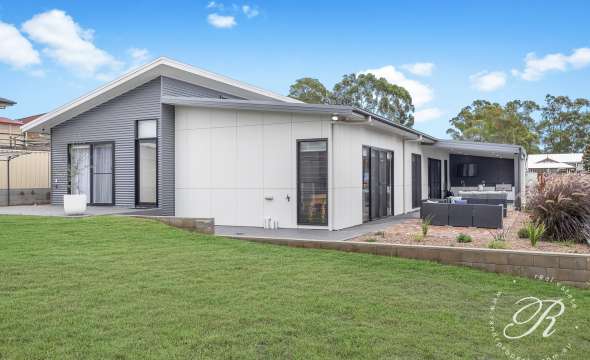 61 Federation Drive, Medowie, NSW 2318 AUS