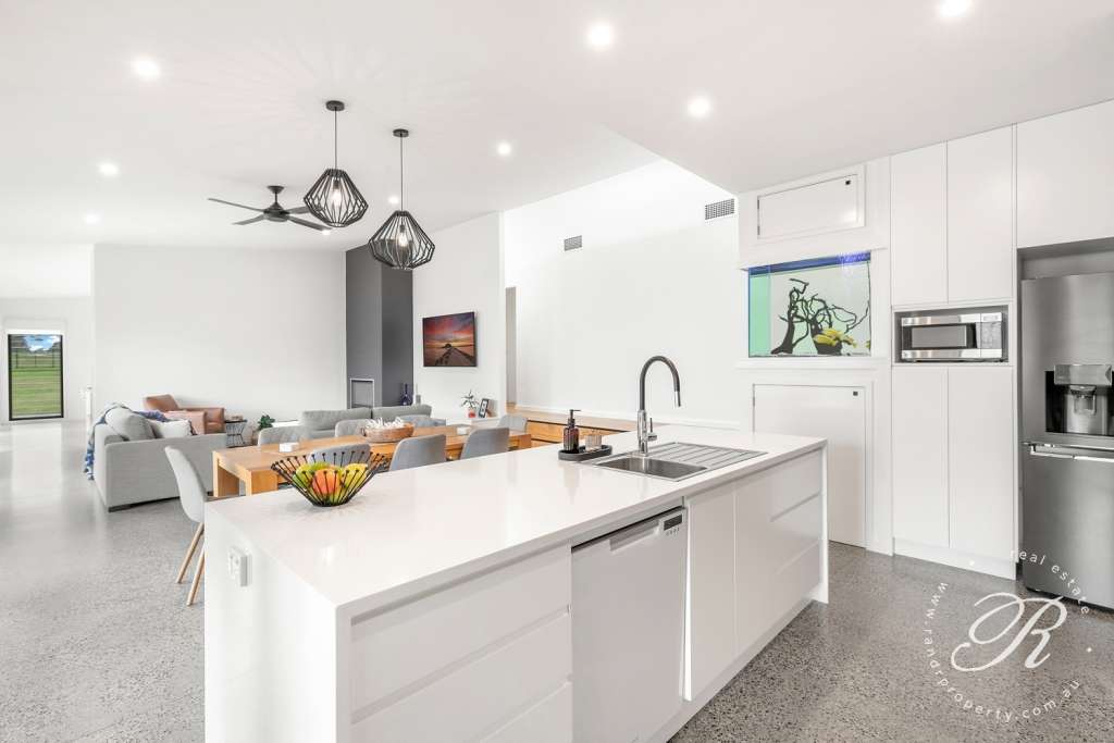 61 Federation Drive, Medowie, NSW 2318 AUS