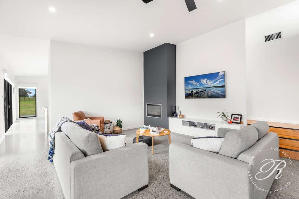 61 Federation Drive, Medowie, NSW 2318 AUS