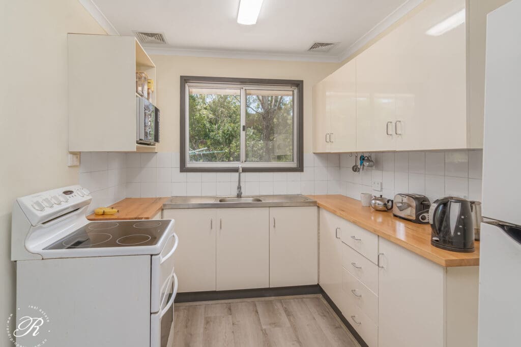 10 Comadore Close, Raymond Terrace, NSW 2324 AUS