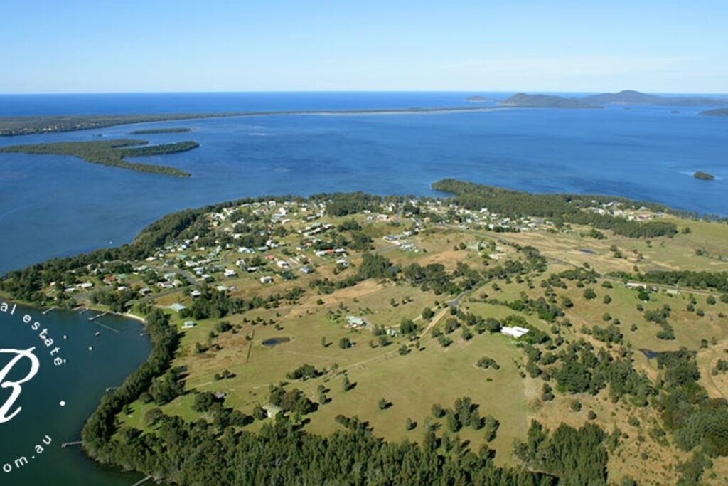 9 Yallambee Street, Coomba Park, NSW 2428 AUS