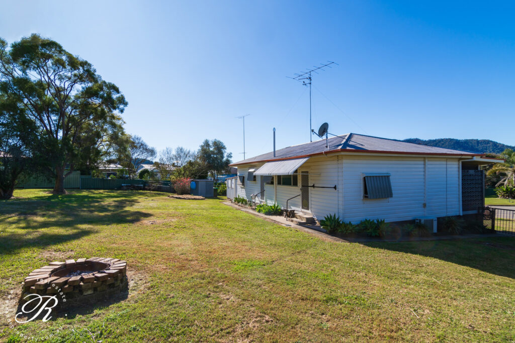 2 Cedar Crescent, Gloucester, NSW 2422 AUS