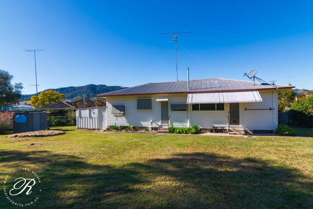 2 Cedar Crescent, Gloucester, NSW 2422 AUS