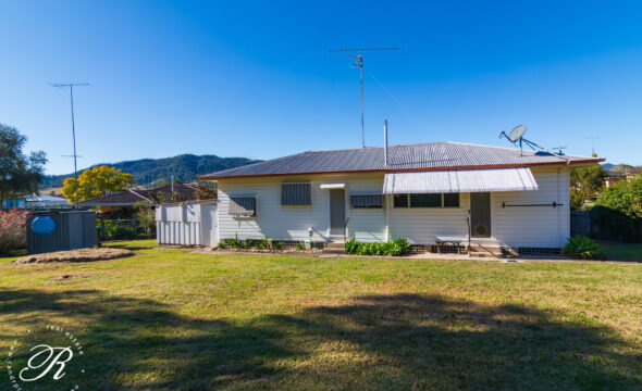 2 Cedar Crescent, Gloucester, NSW 2422 AUS