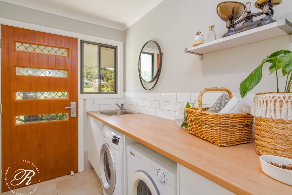 72 Suncrest Close, Bulahdelah, NSW 2423 AUS