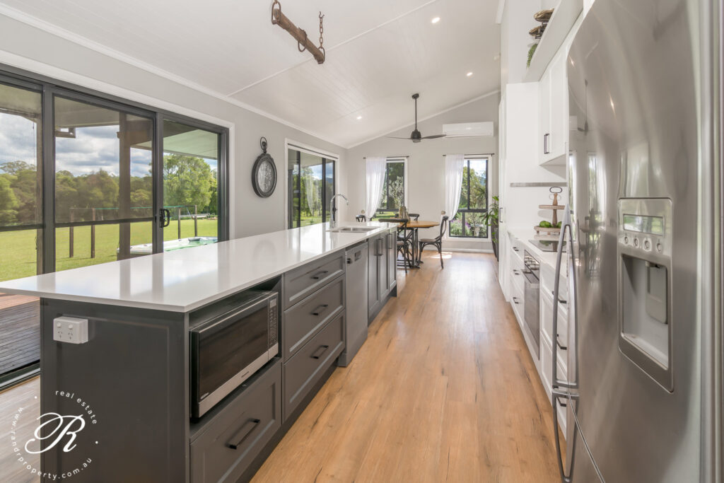 72 Suncrest Close, Bulahdelah, NSW 2423 AUS