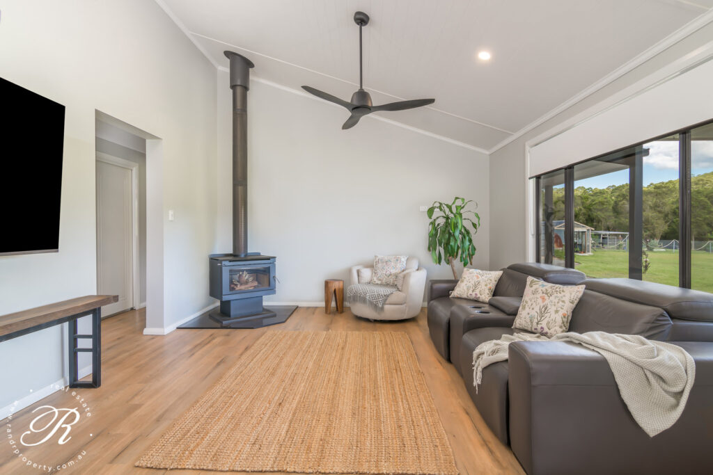 72 Suncrest Close, Bulahdelah, NSW 2423 AUS