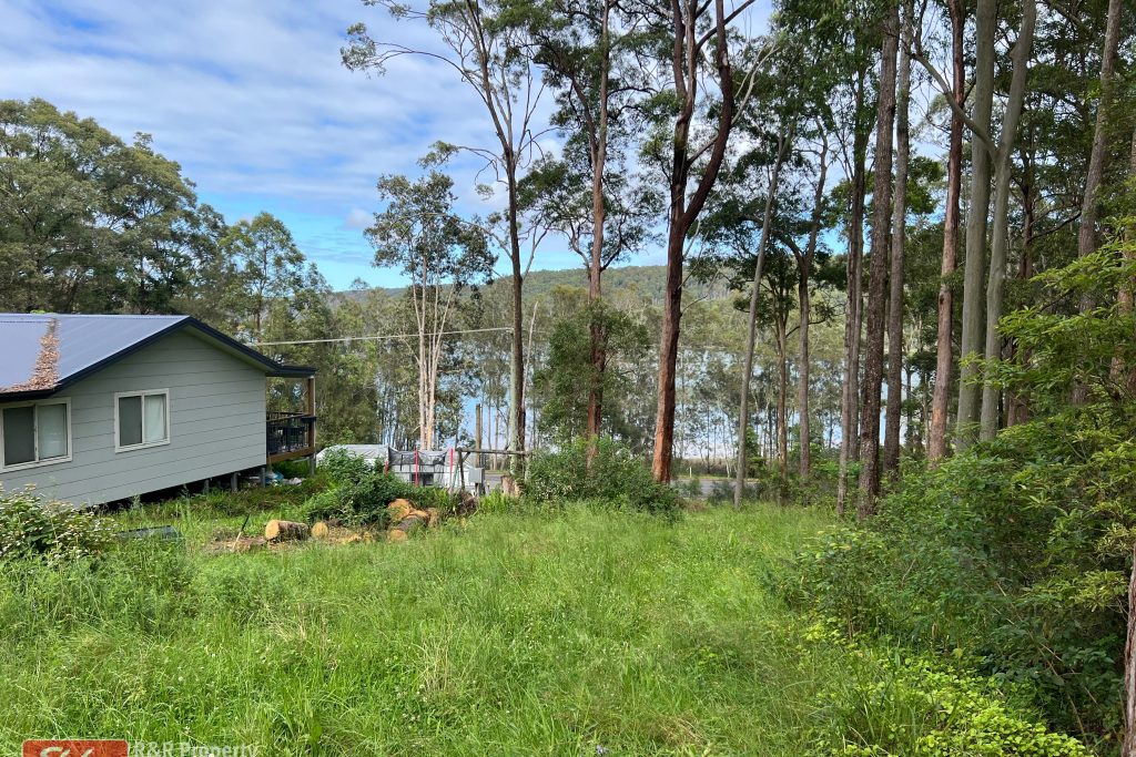 15 20 The Lakes Way, TARBUCK BAY, NSW 2428 AUS