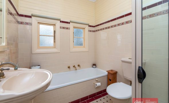 32 Argyle Street, BARRINGTON, NSW 2422 AUS